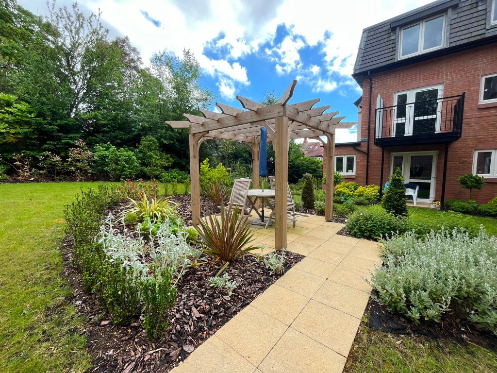 Property photo 3 of 21 Garden