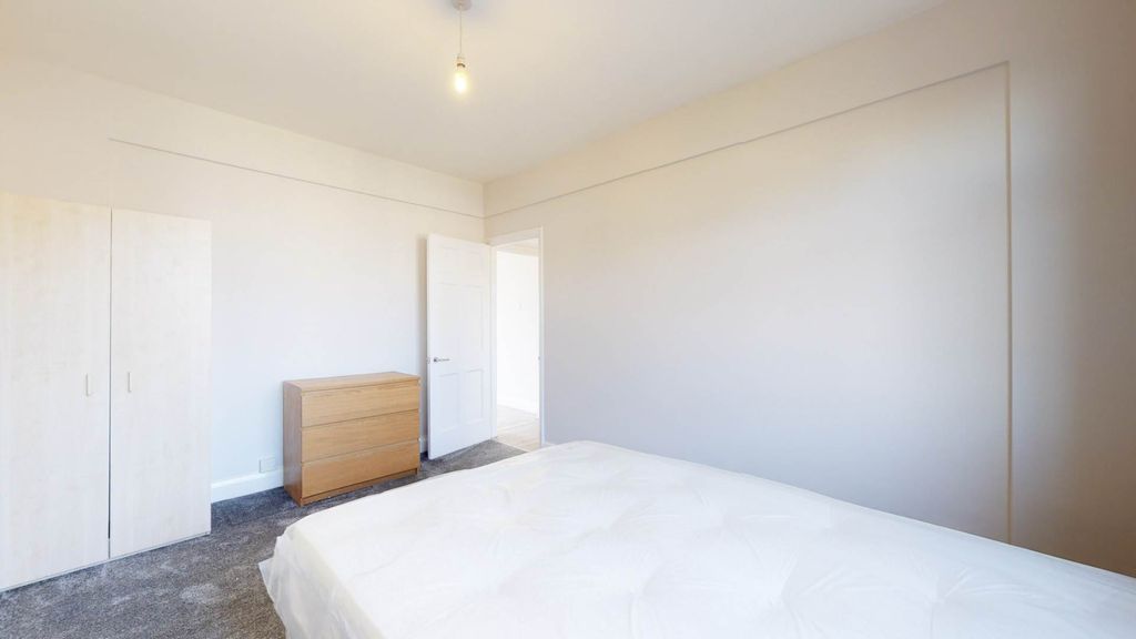 Property photo 2 of 3