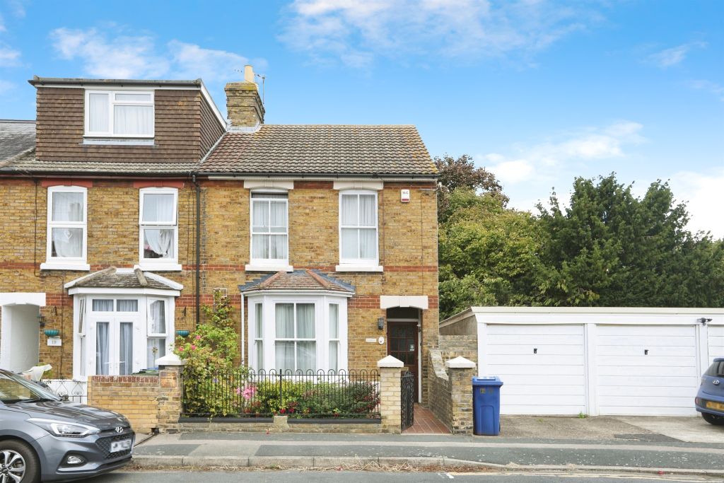 Property photo 1 of 17