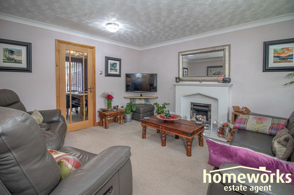 Property photo 3 of 19