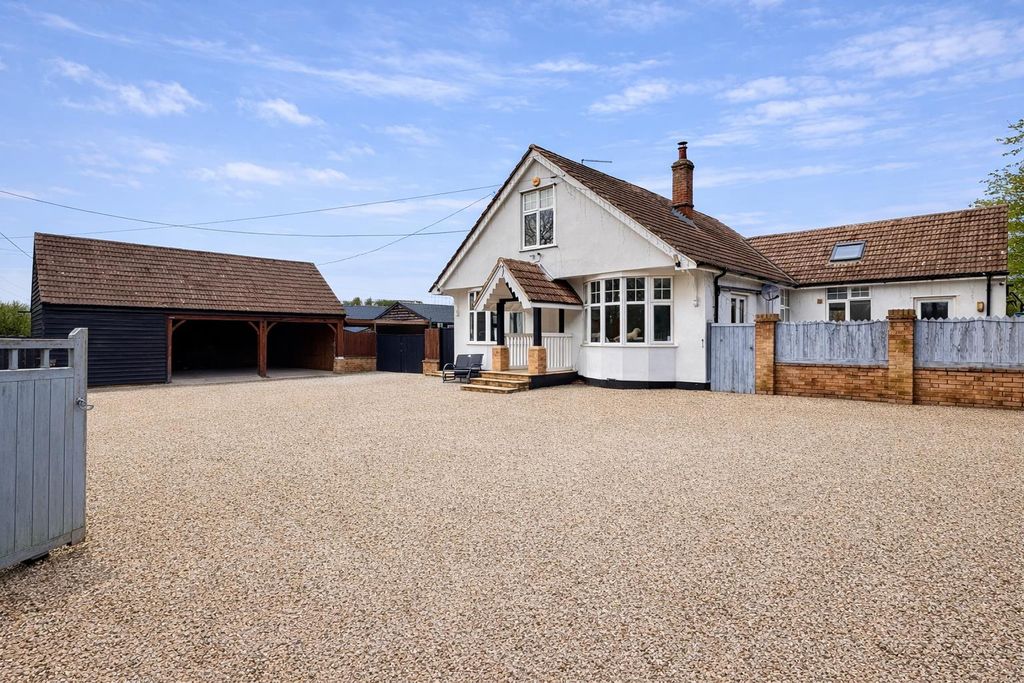 Property photo 1 of 43 A572CC11-Fda7-4786-B1B5-A98F76F40Fa1.Png