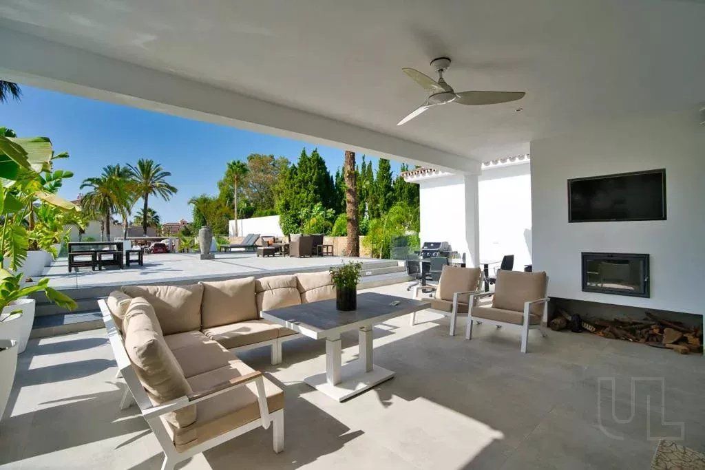 Property photo 3 of 17