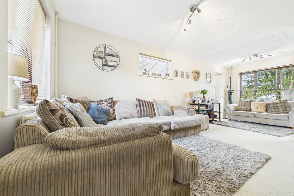 Property photo 2 of 15 Living Room