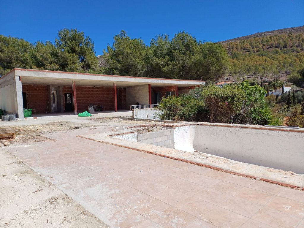 Property photo 1 of 7 In Construction