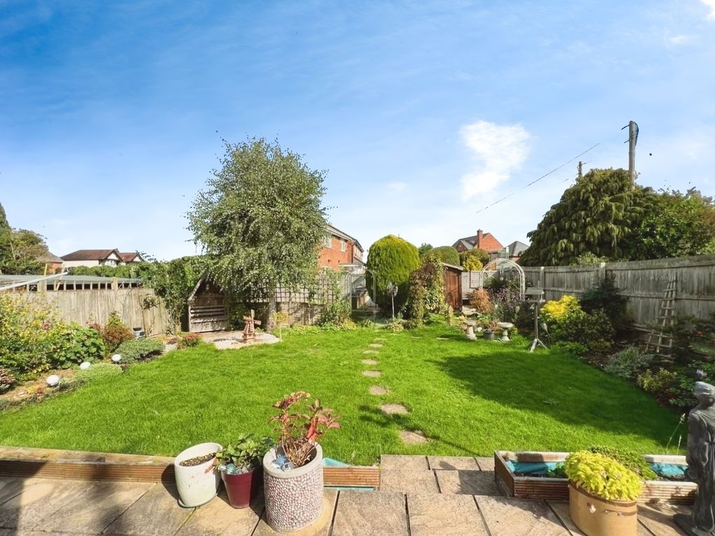 Property photo 2 of 25 Pbox-Garden-344492.Jpg