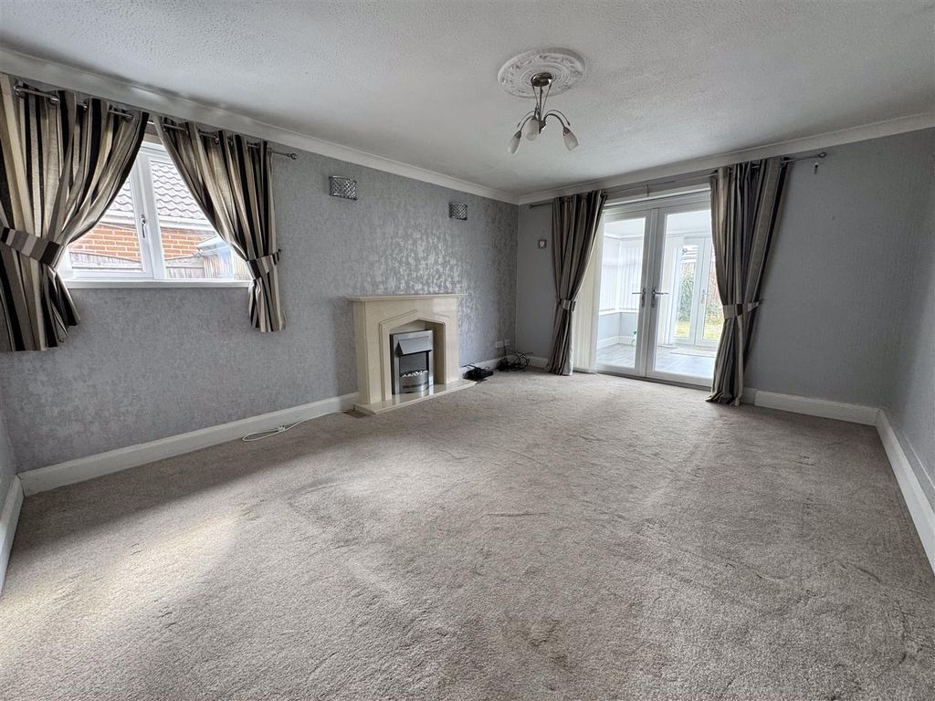 Property photo 2 of 14