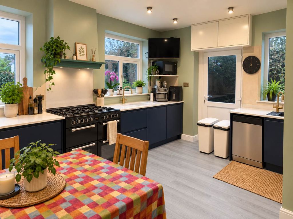 Property photo 2 of 6 Kitchen Delta One