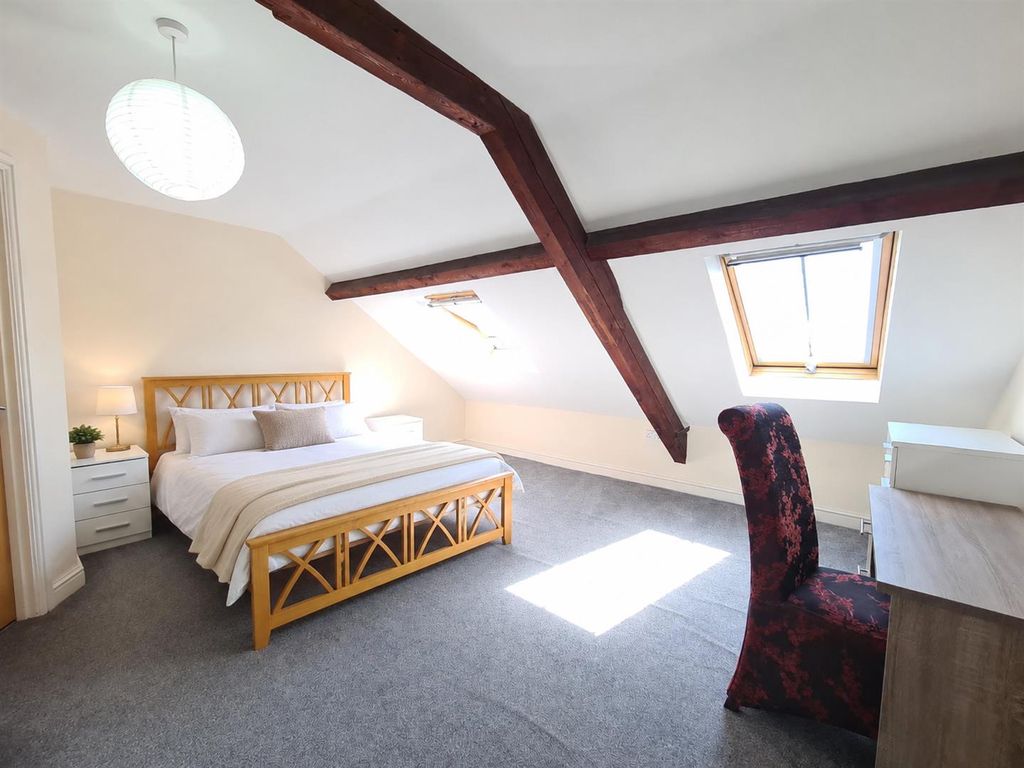Property photo 1 of 7 2 Chapel Court
