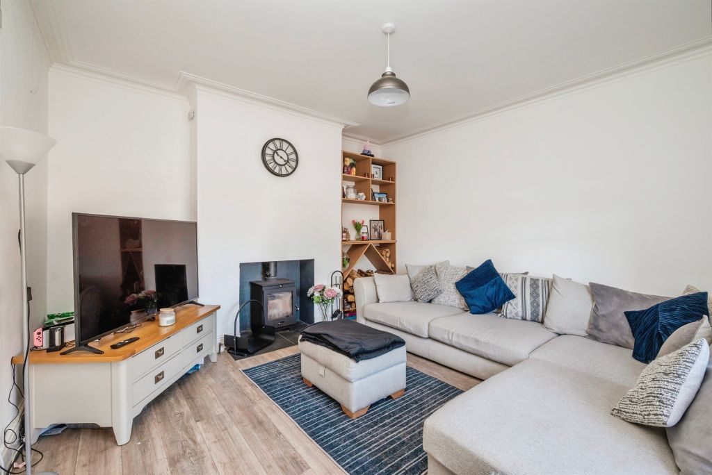 Property photo 2 of 17