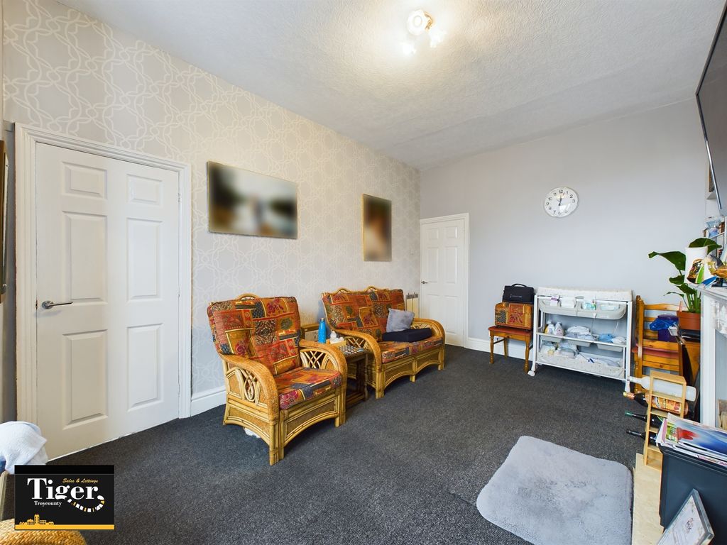 Property photo 3 of 15 Cam03440G0-Pr0088-Still030