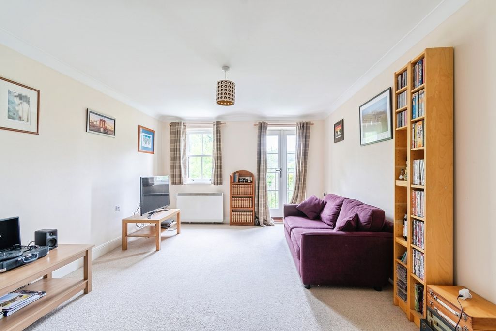 Property photo 2 of 11 Pbox-Img.Jpg