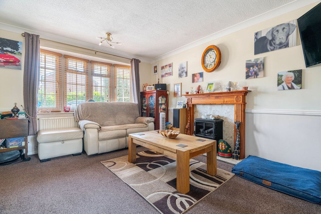 Property photo 2 of 14