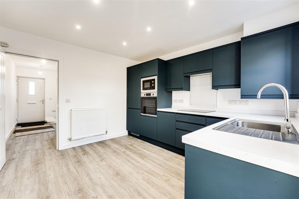 Property photo 3 of 14 Kitchen 1.Jpg