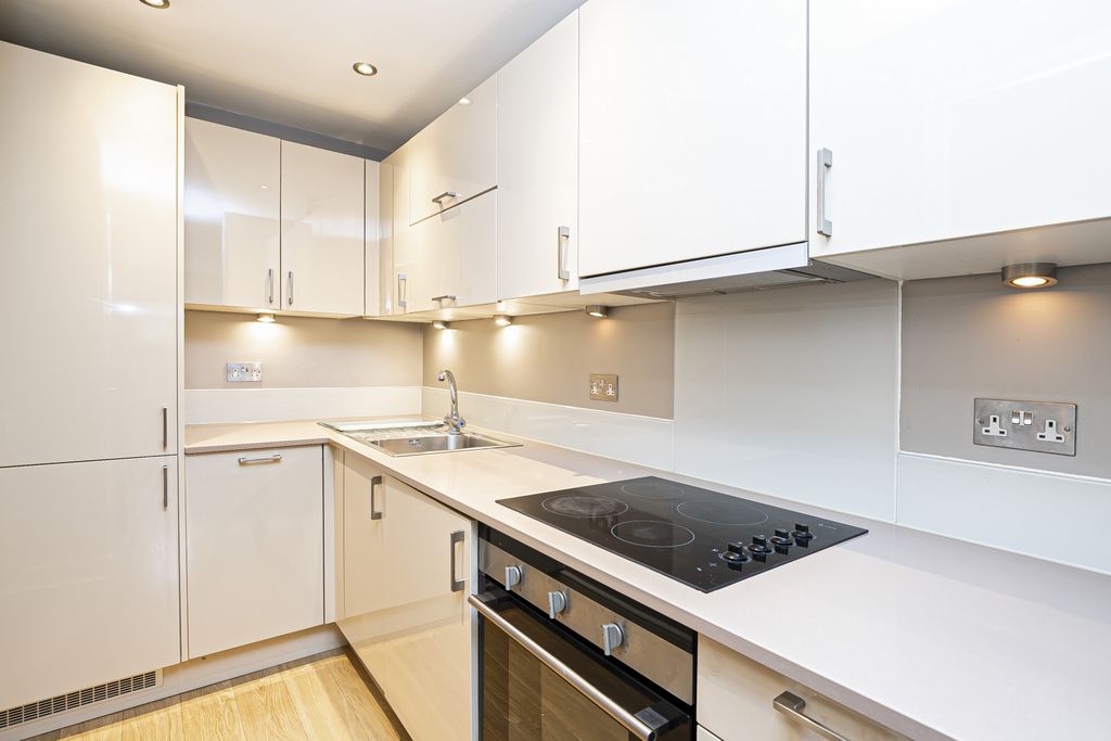 Additional image 6 of 2 bed flat for saleStation Road, Epping CM16