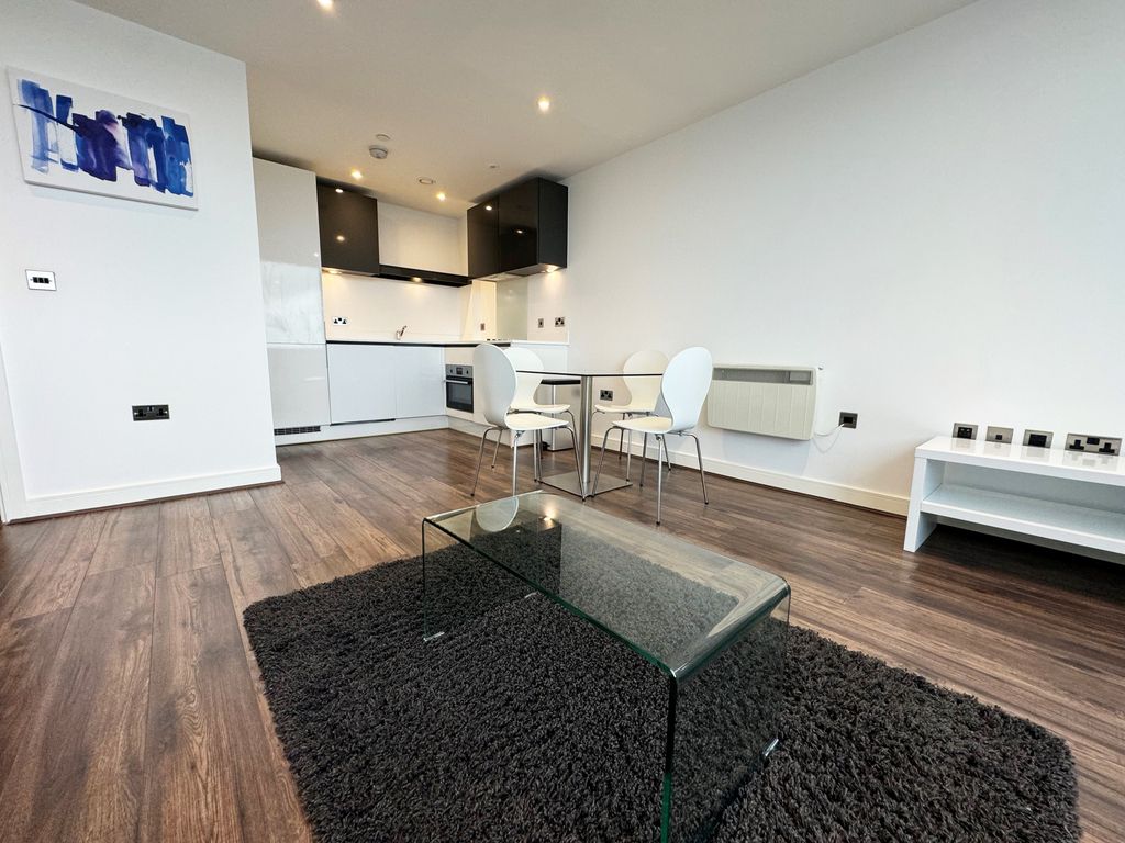 Property photo 3 of 10 Lounge