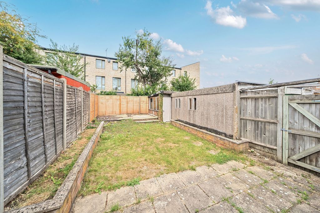 Property photo 3 of 16 Garden