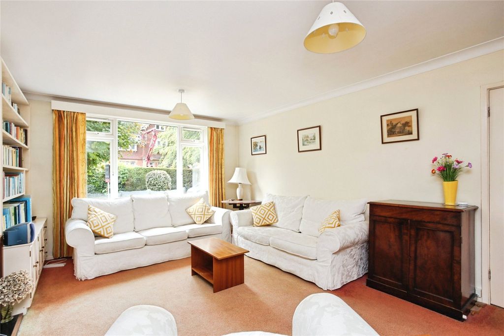 Property photo 2 of 19 Picture No. 92