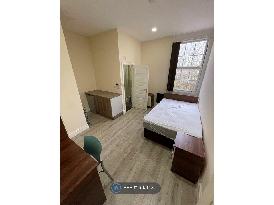 Property photo 3 of 14 Room 4 £520Pm