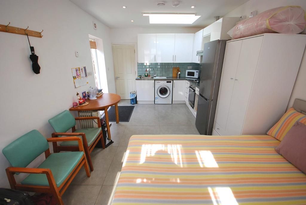 Property photo 3 of 4 Living