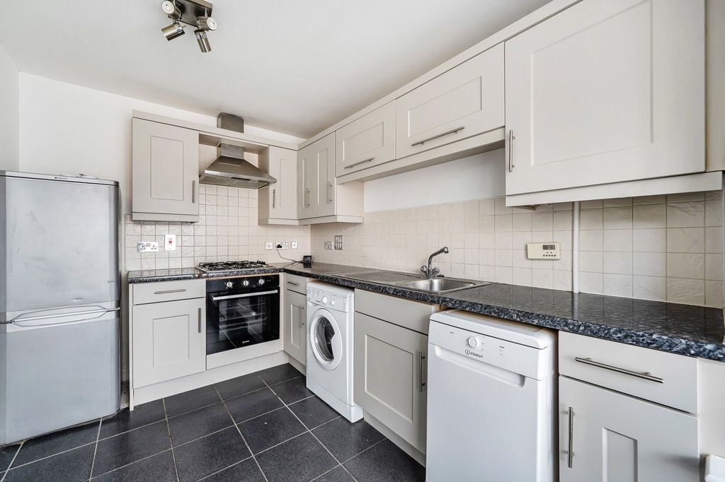 Property photo 2 of 21 Kitchen
