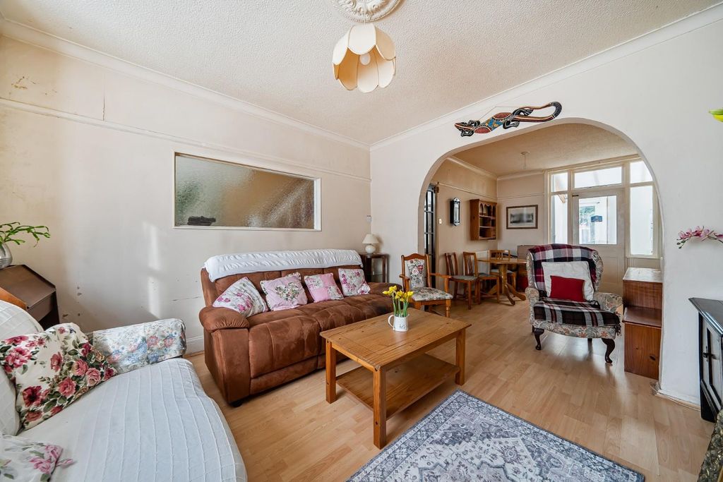 Property photo 2 of 16 1429884-12-69B3E2Adf325B.Jpg