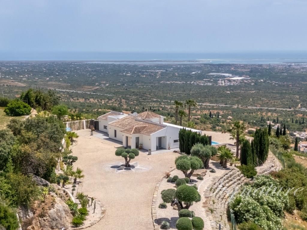 Property photo 1 of 60 Stunning Contemporary Villa With Fantastic Seaviews In Estoi