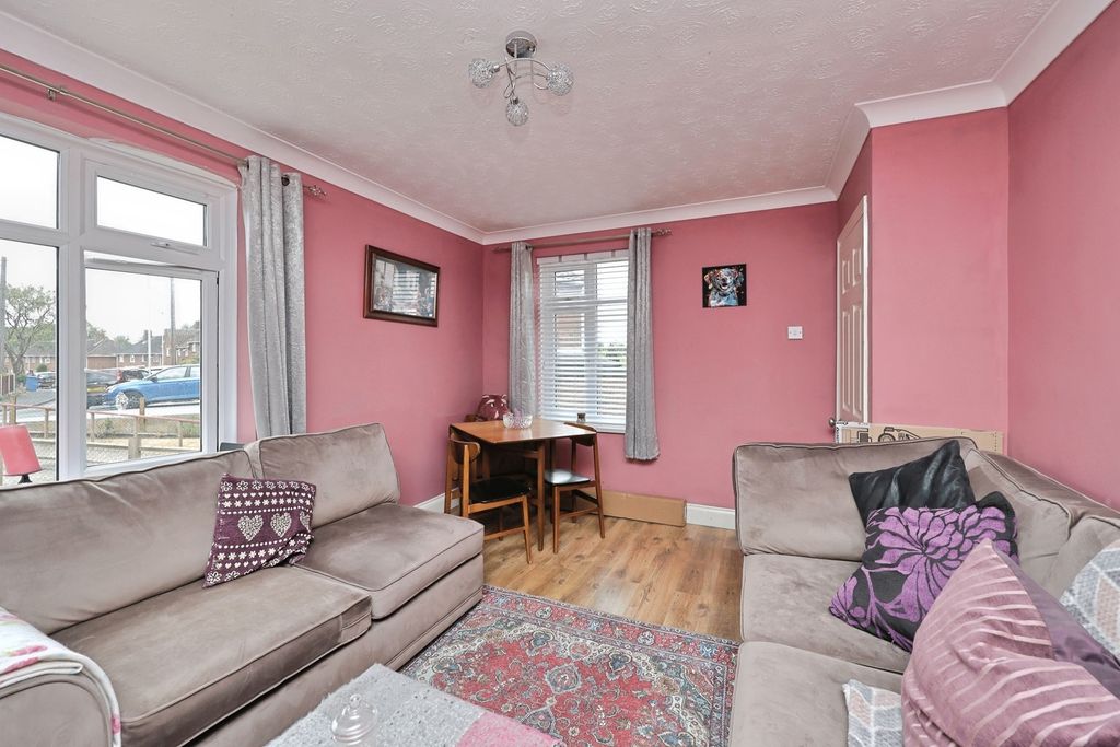 Property photo 3 of 11 Pbox-Img.Jpg