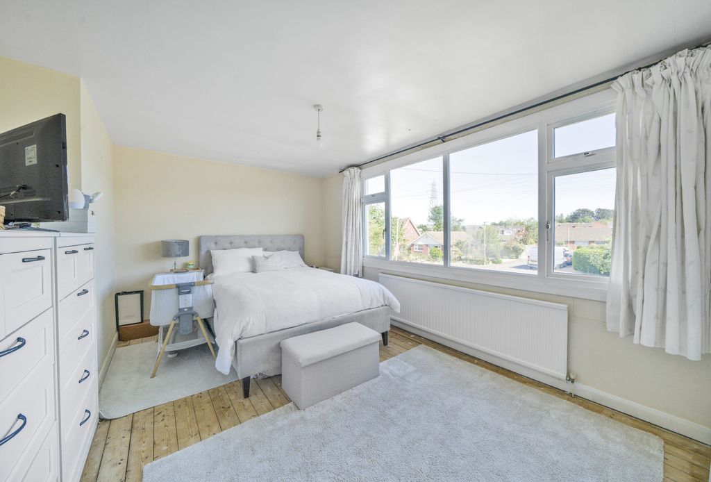 Property photo 1 of 10 1294347-1-682773B...