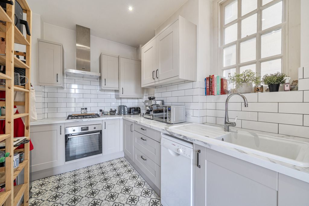 Property photo 3 of 16 Kitchen