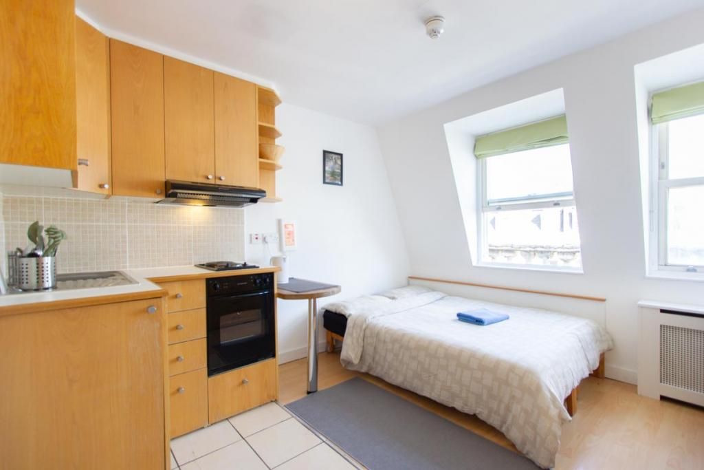 Property photo 1 of 8 Studio To Rent