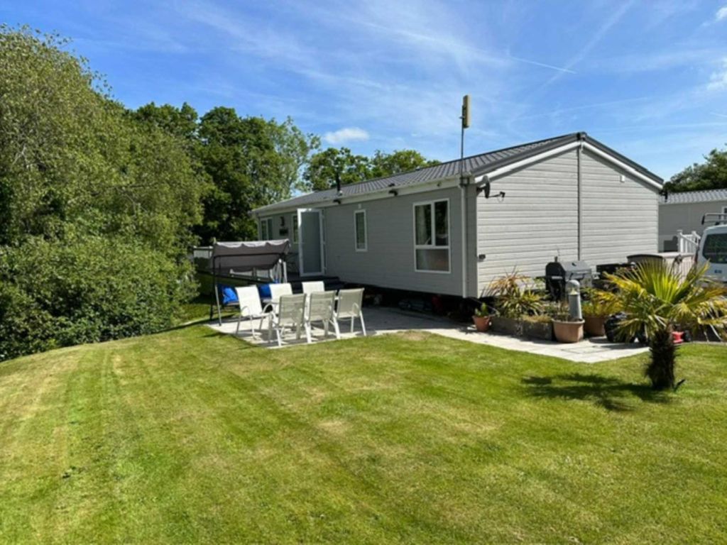 Property photo 1 of 36