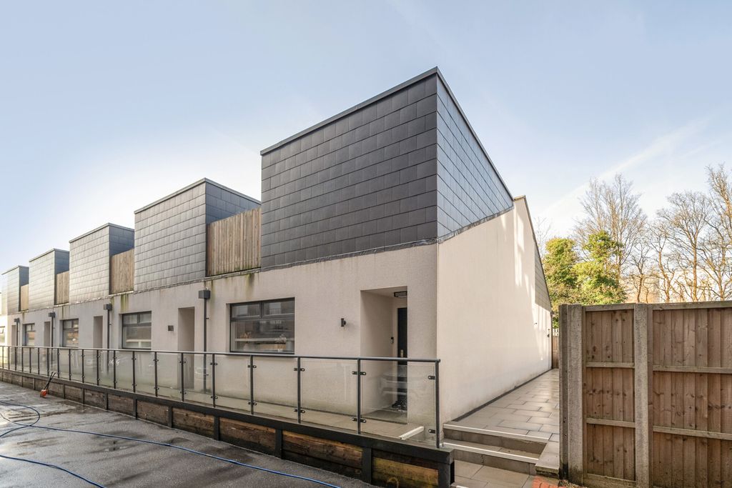 Property photo 2 of 20 1415799-19-699F19...