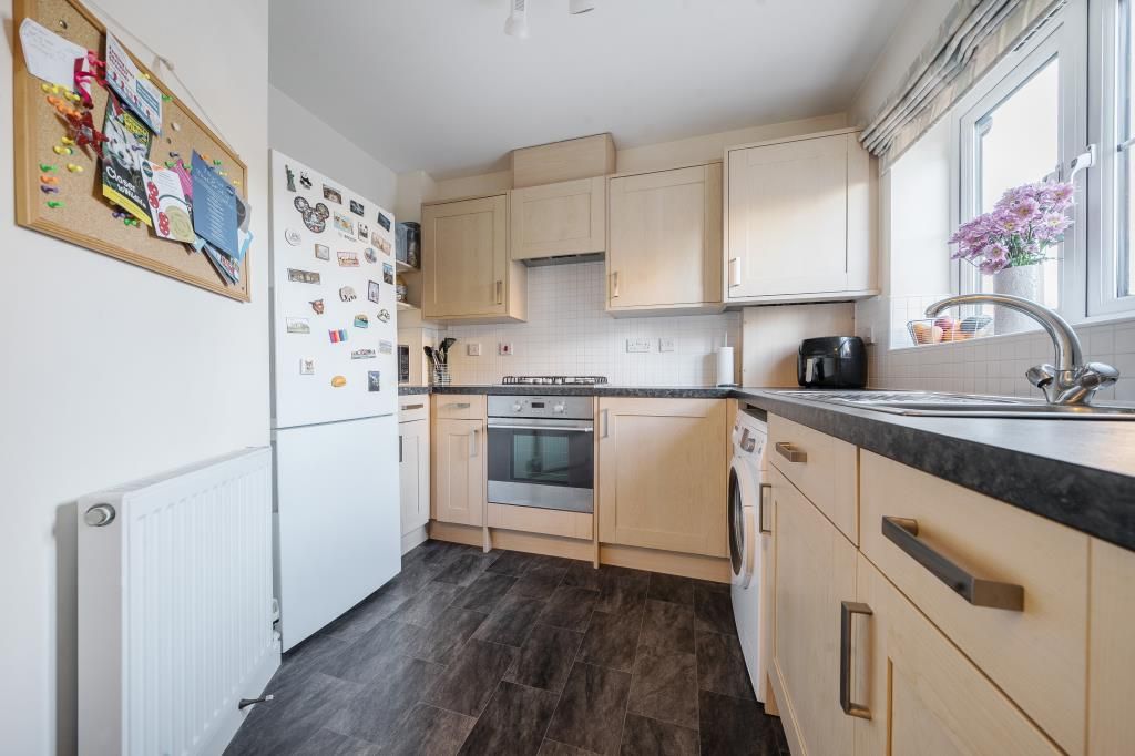 Property photo 3 of 17 Kitchen