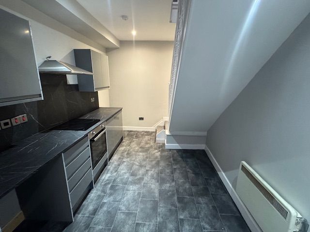 Property photo 3 of 13 Entrance Porch