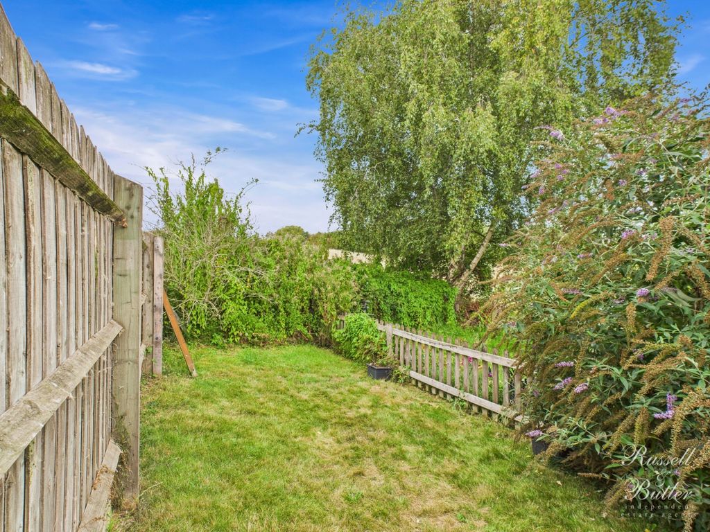 Property photo 2 of 11 Cam01995G0-Pr0352-Still002