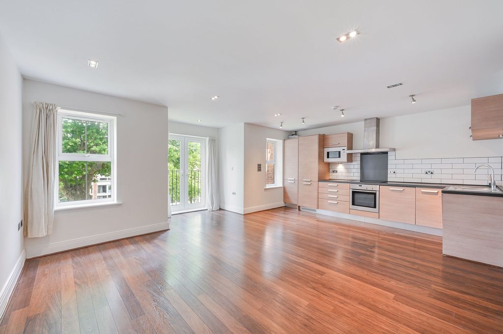 Property photo 2 of 7