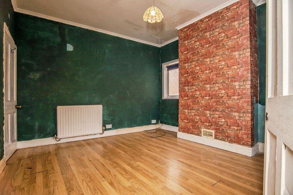 Property photo 3 of 19 Pbox-Img.Jpg