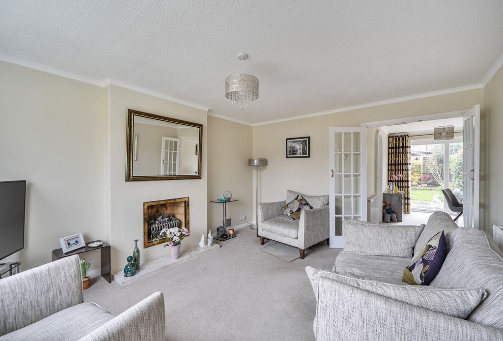 Property photo 2 of 10 1421805-15-69cd3c...