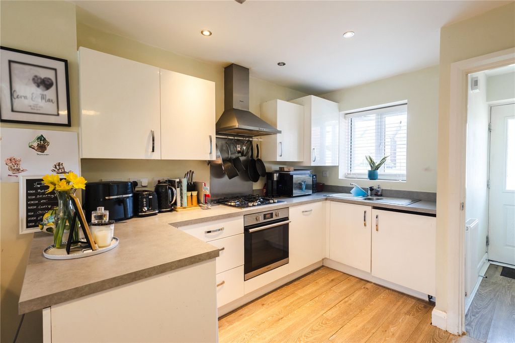 Property photo 2 of 29 Picture No. 19