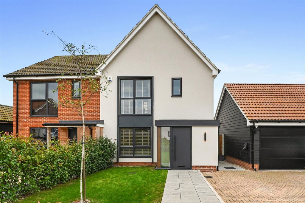 Property photo 1 of 14 Front