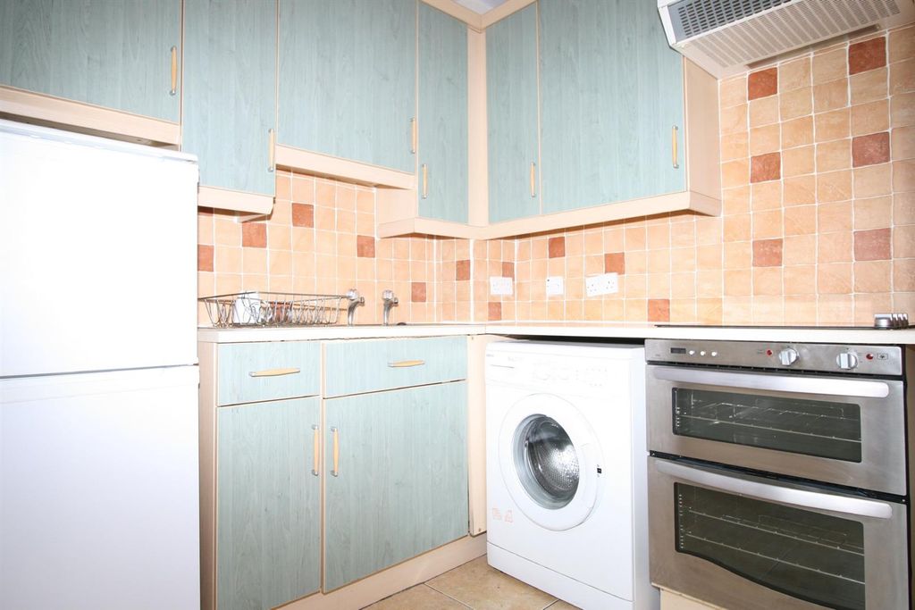 Property photo 2 of 5