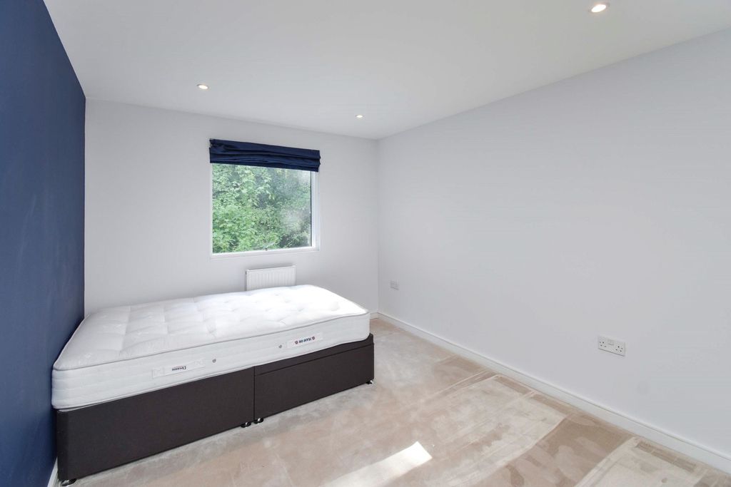 Property photo 1 of 10 9A5c265B-d65d-F11...