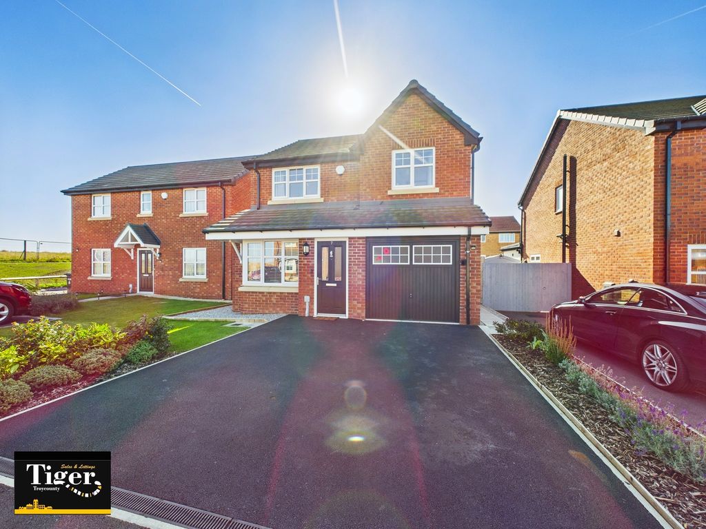 Property photo 1 of 31 Cam03440G0-Pr0425-Still055