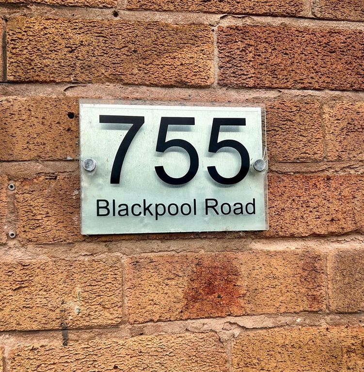 Property photo 3 of 8 Eca40d33-Bfda-460B-Bd4F-0A99E7E53831.Jpg