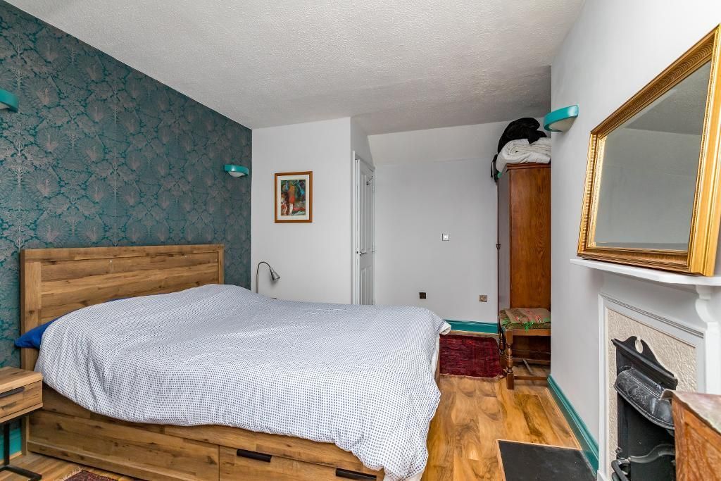 Additional image 8 of 1 bed flat for saleHigh Street, East Grinstead RH19