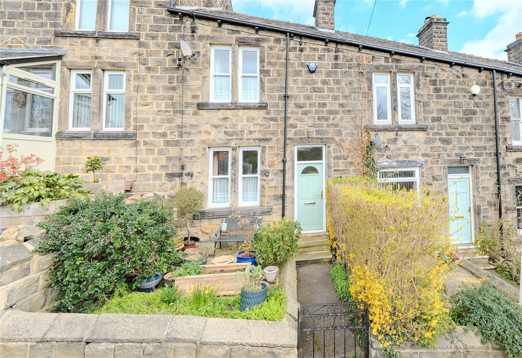 Property photo 1 of 10 Front