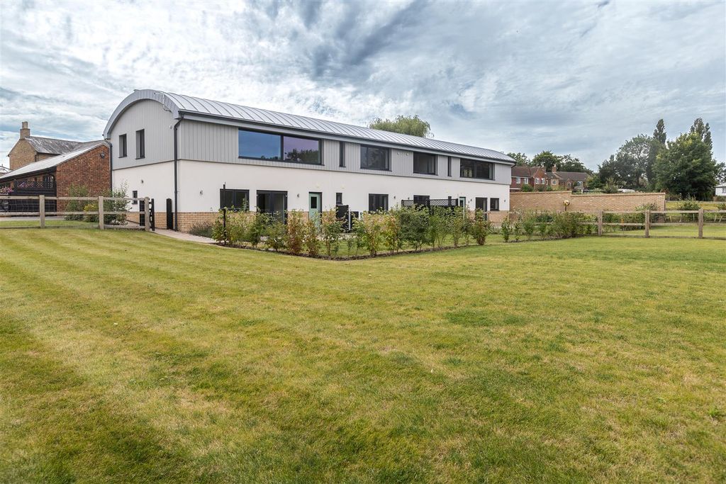 Property photo 3 of 10 5.Jpg