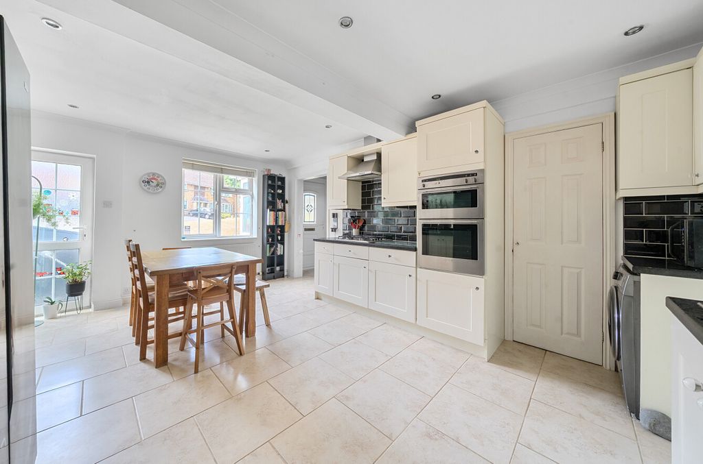 Property photo 2 of 14 1342740-4-68A6E4B...