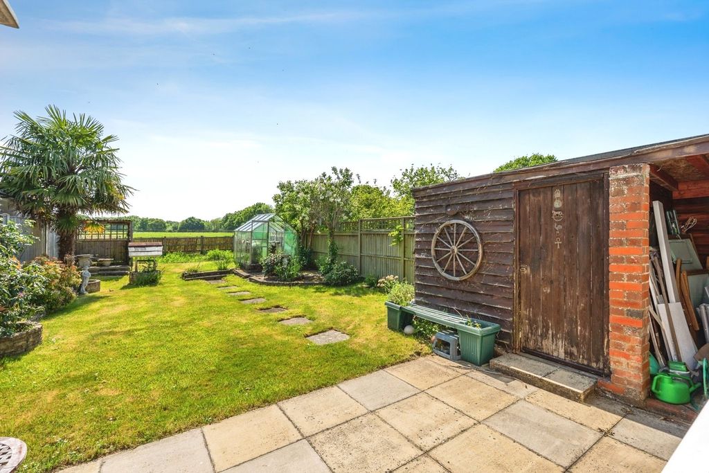Property photo 2 of 17 Photo