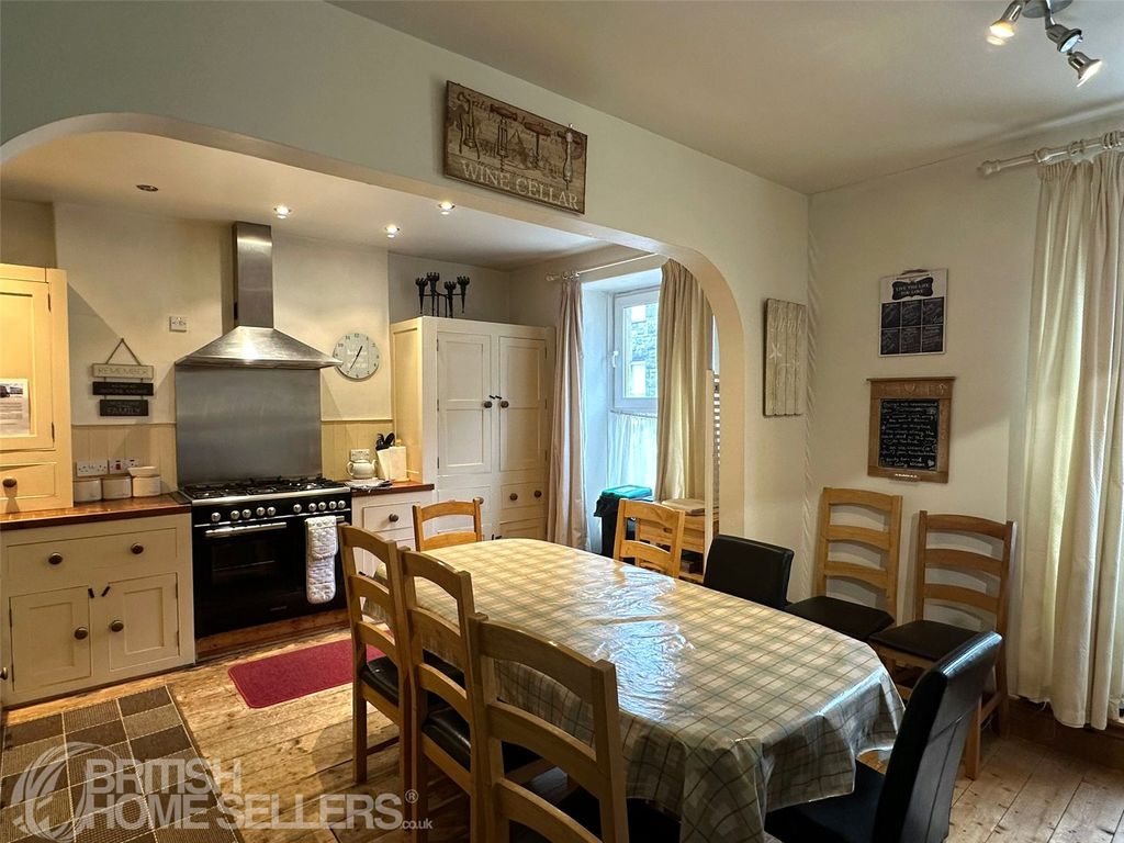 Property photo 3 of 23 Picture No. 28
